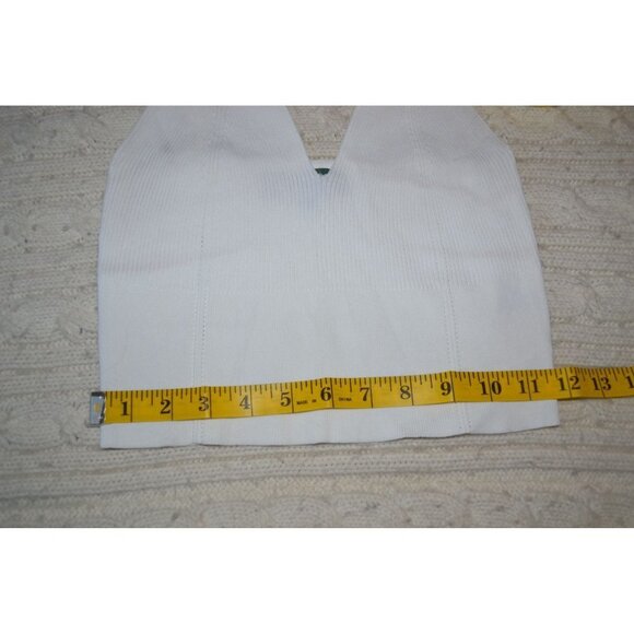 Signatures V Neck Light Weight Ribbed Knit Crop Tank Top - Size Medium - Picture 4 of 5
